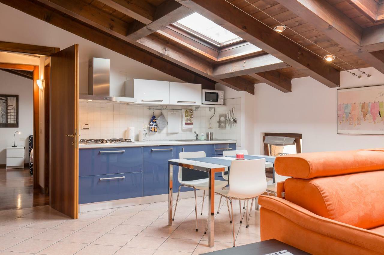 Appartement La Mansarda Di Giulietta à Vérone Extérieur photo